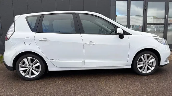 Renault Scenic 2012 photo 5