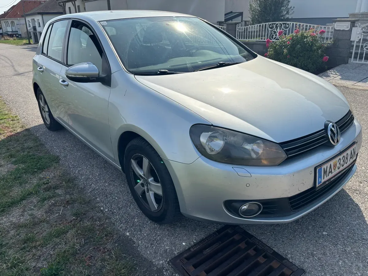 Volkswagen Golf 2012 photo 2