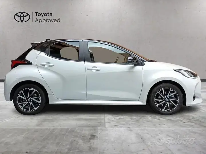 Toyota Yaris 2023 photo 4