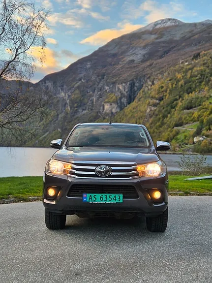 Toyota Hilux 2020 photo 2