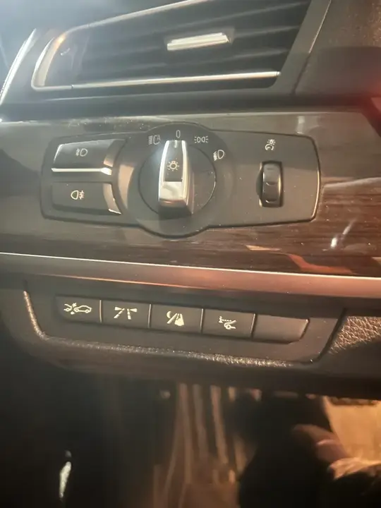 BMW 7 Series 2009 photo 2