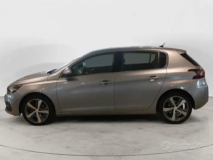 Peugeot 308 2019 photo 2
