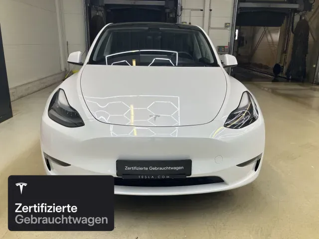 Tesla Model Y 2022 photo 3