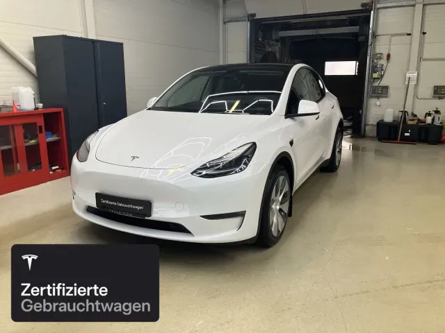 Tesla Model Y 2022 photo 2