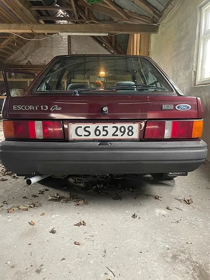 Ford Escort 1990 photo 2