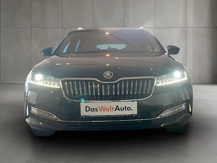 Skoda Superb 2022 photo 2