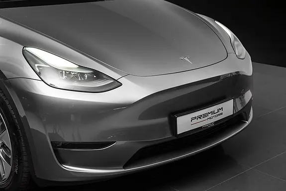 Tesla Model Y 2023 photo 2