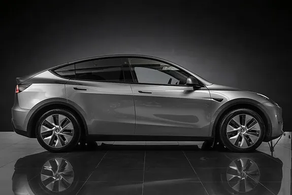 Tesla Model Y 2023 photo 4