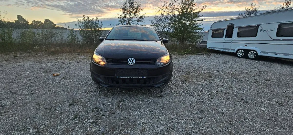 Volkswagen Polo 2011 photo 2