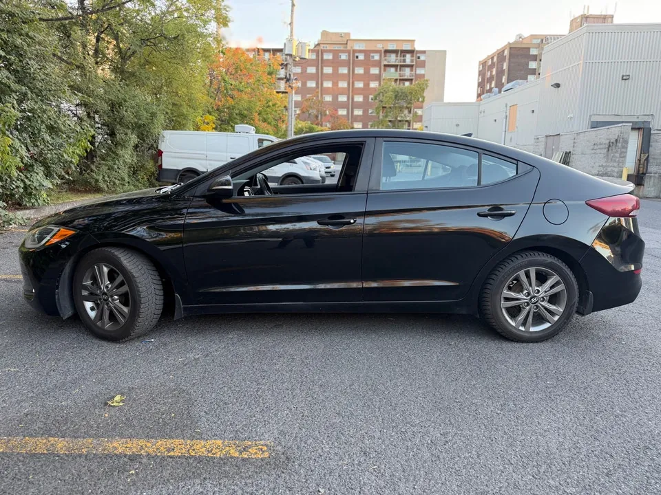 Hyundai Elantra 2018 photo 3