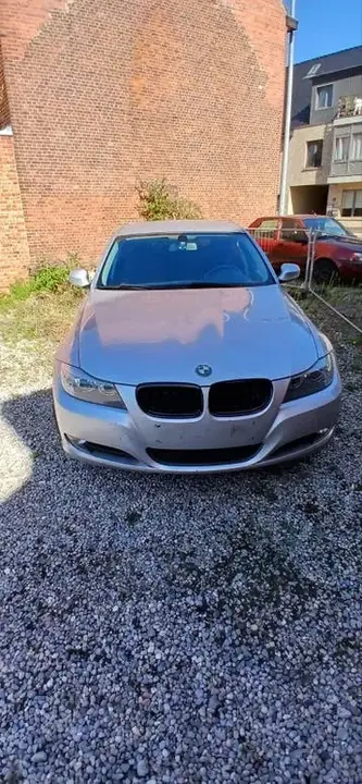 BMW 318I