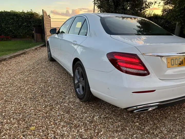 Mercedes-Benz E-Class 2017 photo 3