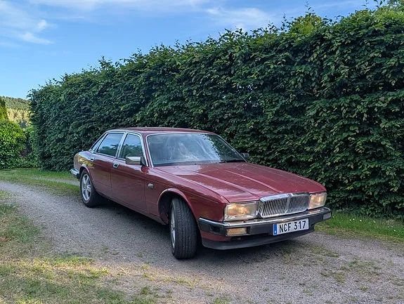 Jaguar Xj40