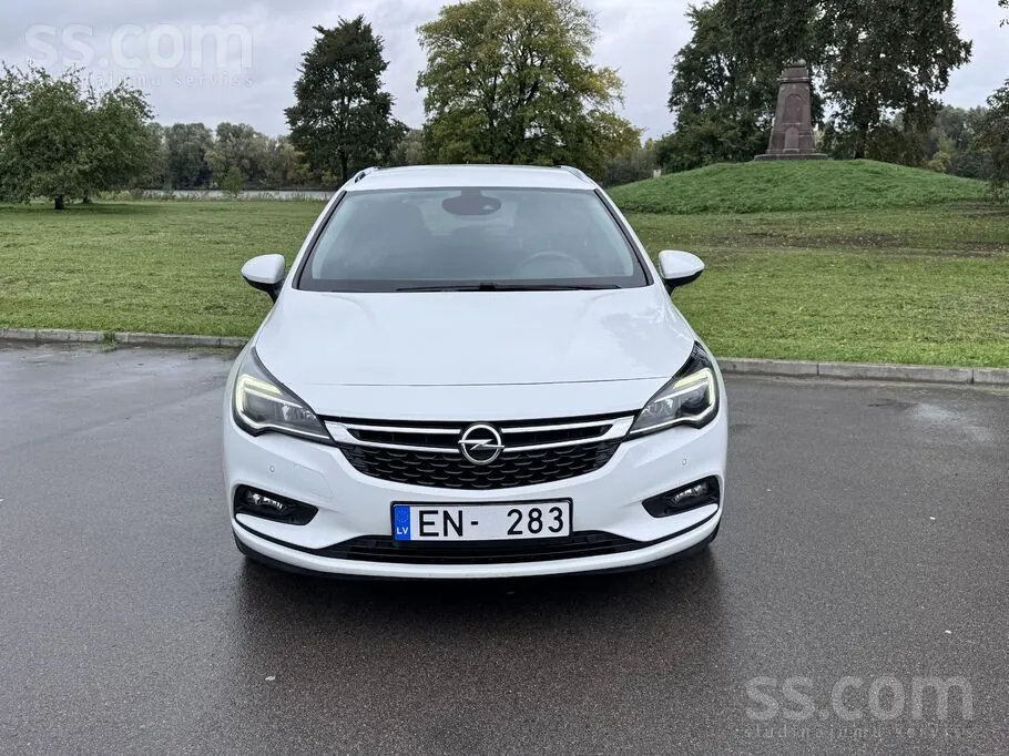 Opel Astra 2019 photo 2