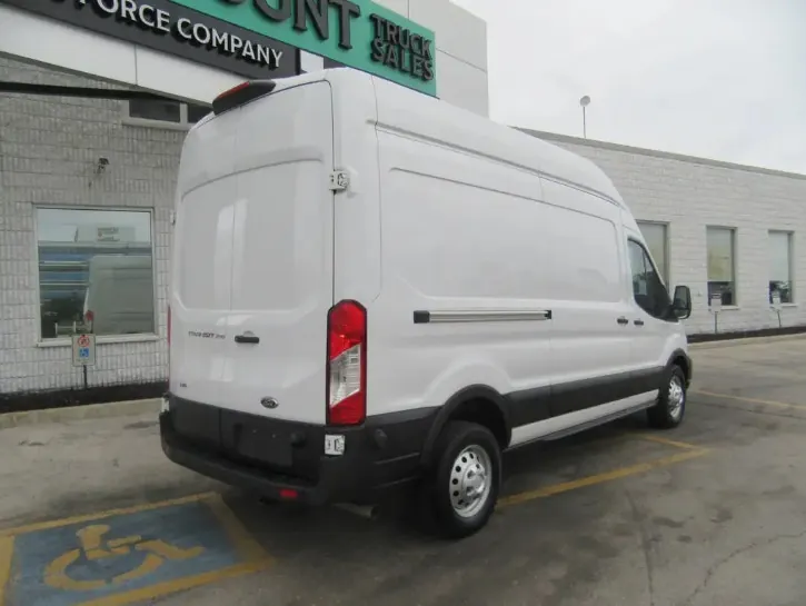 Ford Transit 2024 photo 3