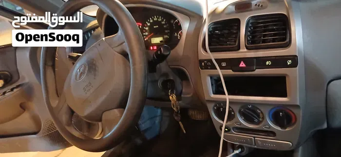 Hyundai Verna 2002 photo 3