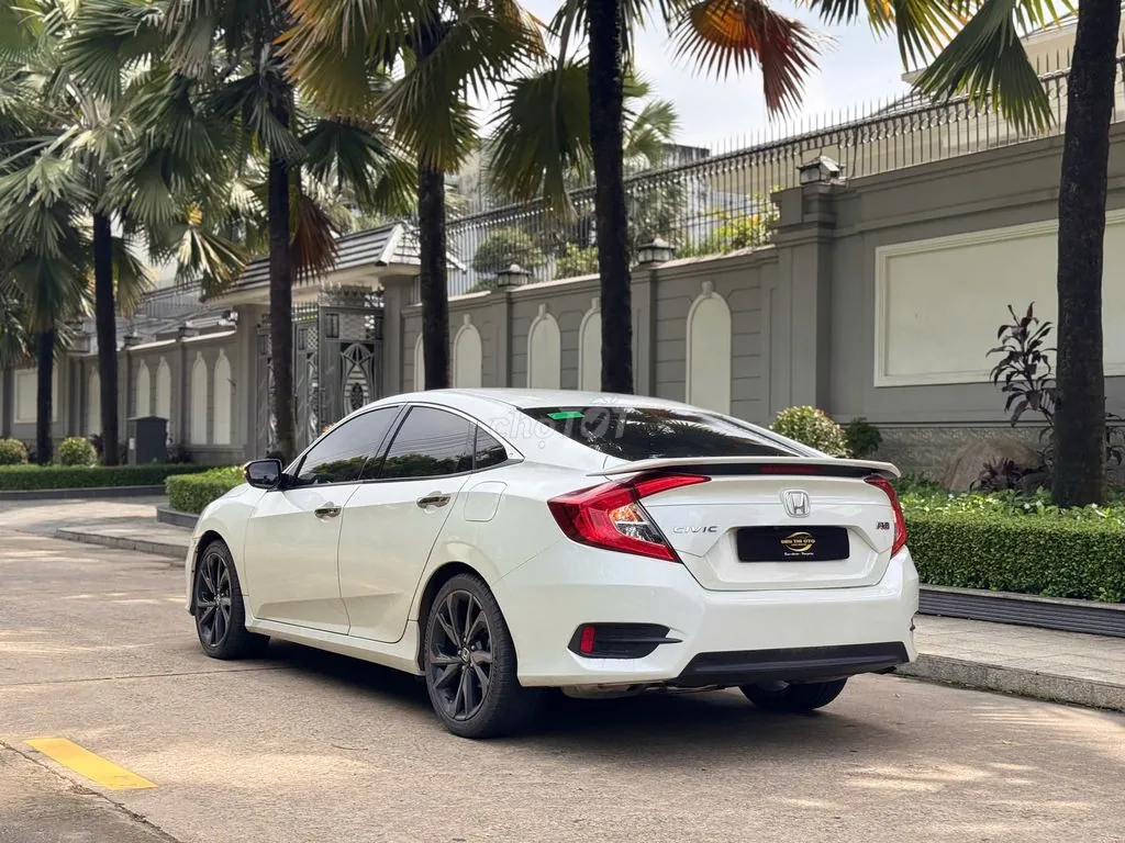 Honda Civic 2022 photo 3