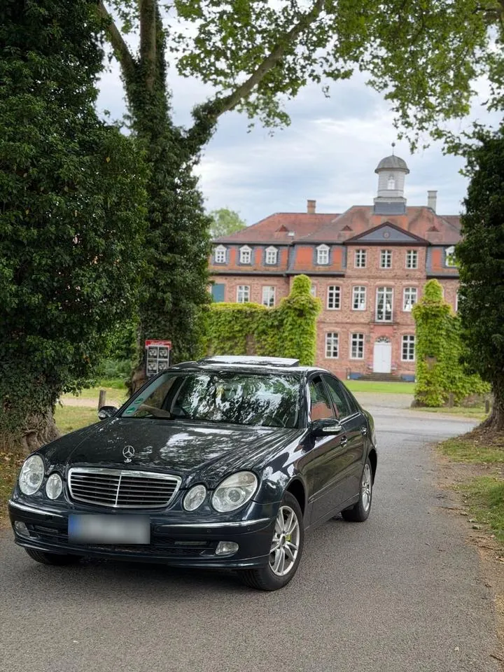Mercedes-Benz E200