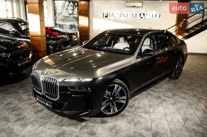 BMW I7 2023 photo 2