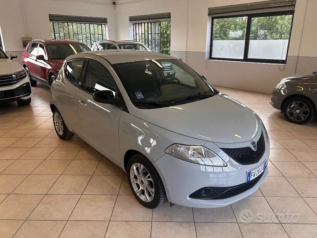 Lancia Ypsilon 2019 photo 2