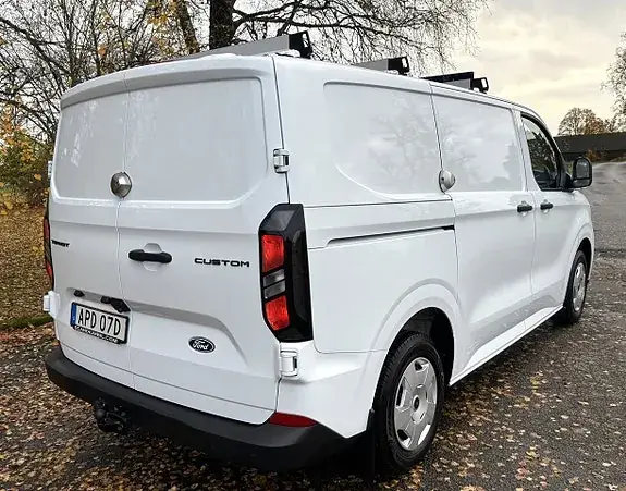 Ford Transit Custom 2024 photo 3