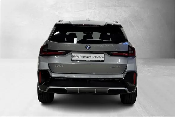 BMW Ix1 2026 photo 3