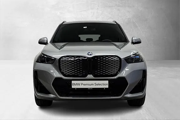 BMW Ix1 2026 photo 2