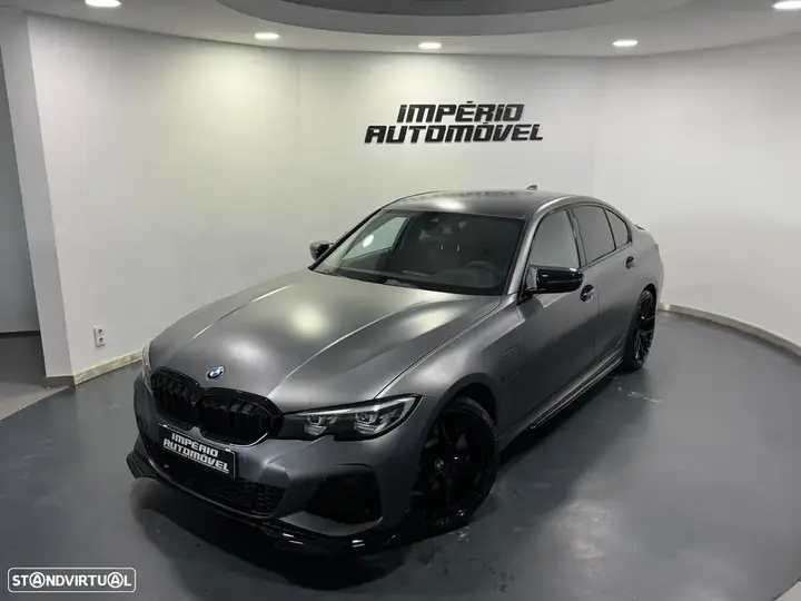 BMW 330