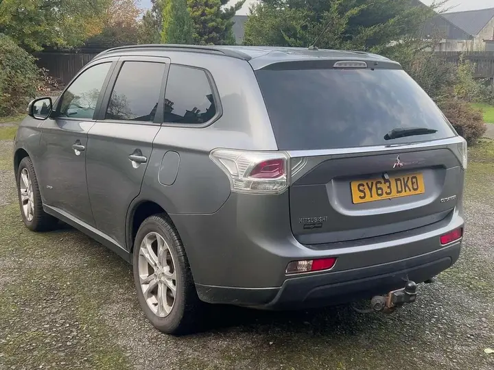 Mitsubishi Outlander 2013 photo 4