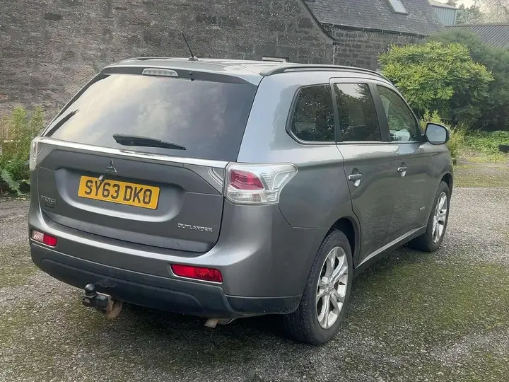Mitsubishi Outlander 2013 photo 3