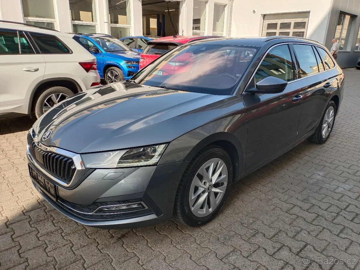 Skoda Octavia 2023 photo 2