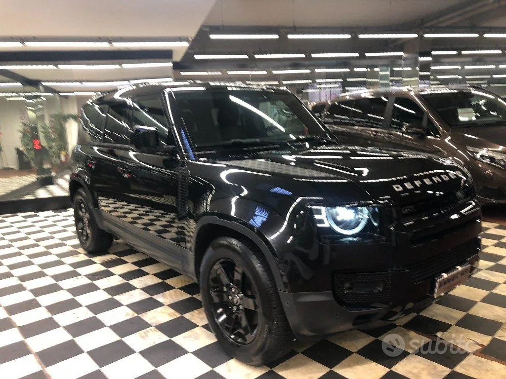 Land Rover Defender 2022 photo 2