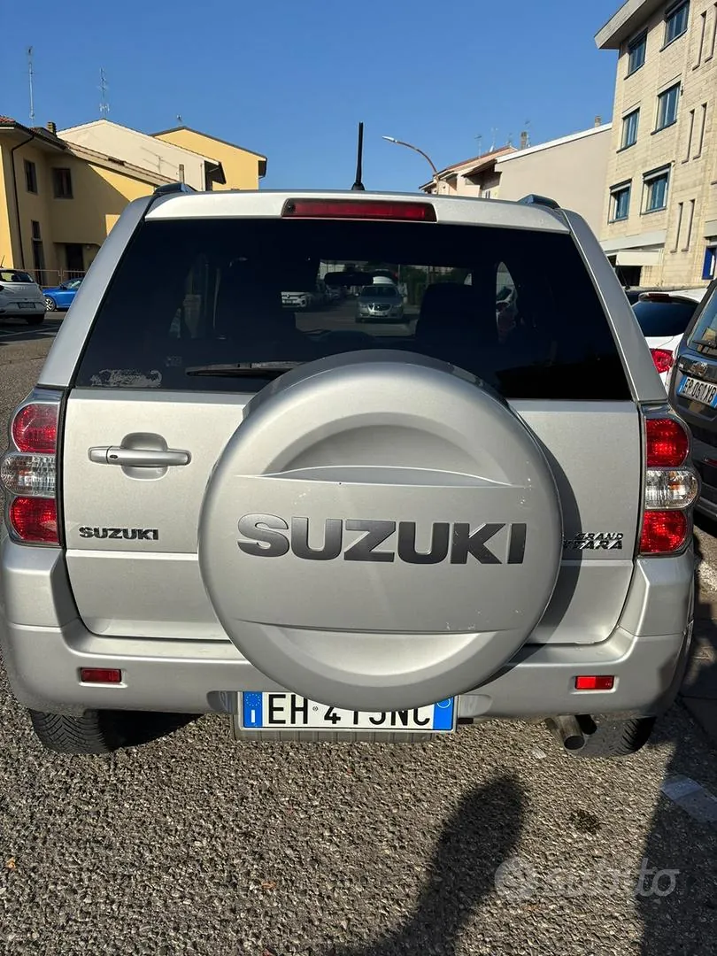 Suzuki Grand Vitara 2011 photo 3