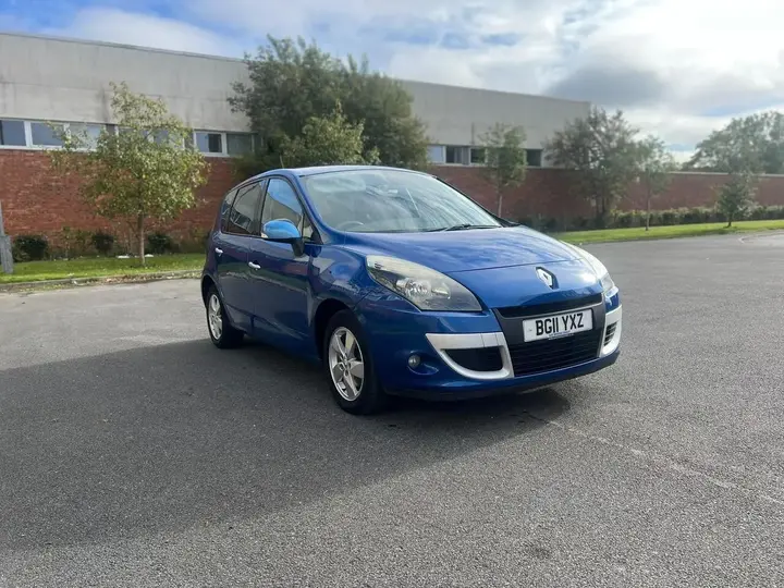 Renault Scenic 2011 photo 2