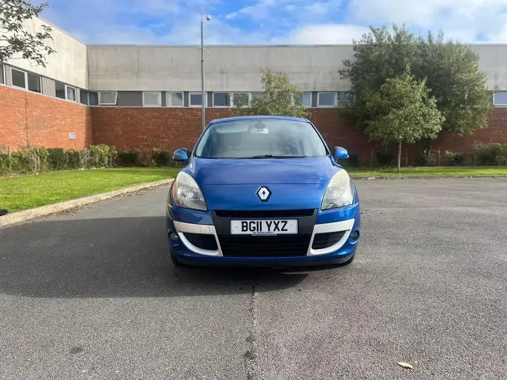 Renault Scenic 2011 photo 3