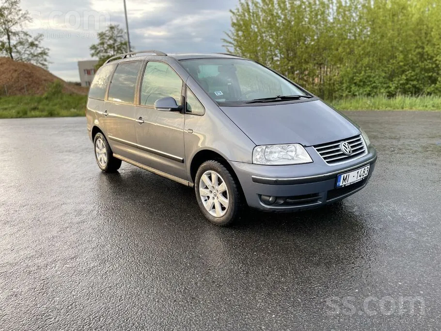Volkswagen Sharan 2010 photo 3