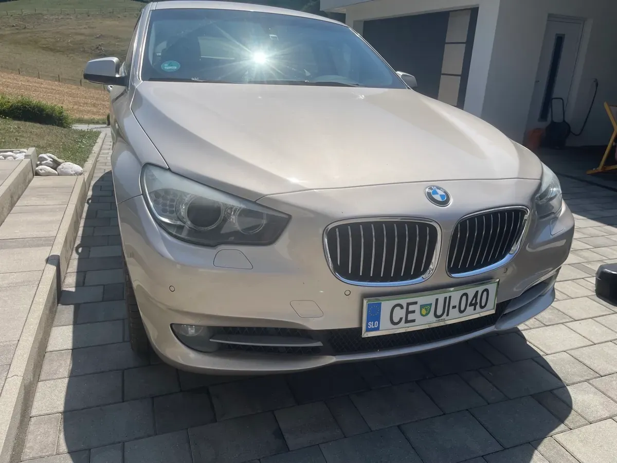 BMW 5 Series 2010 photo 3