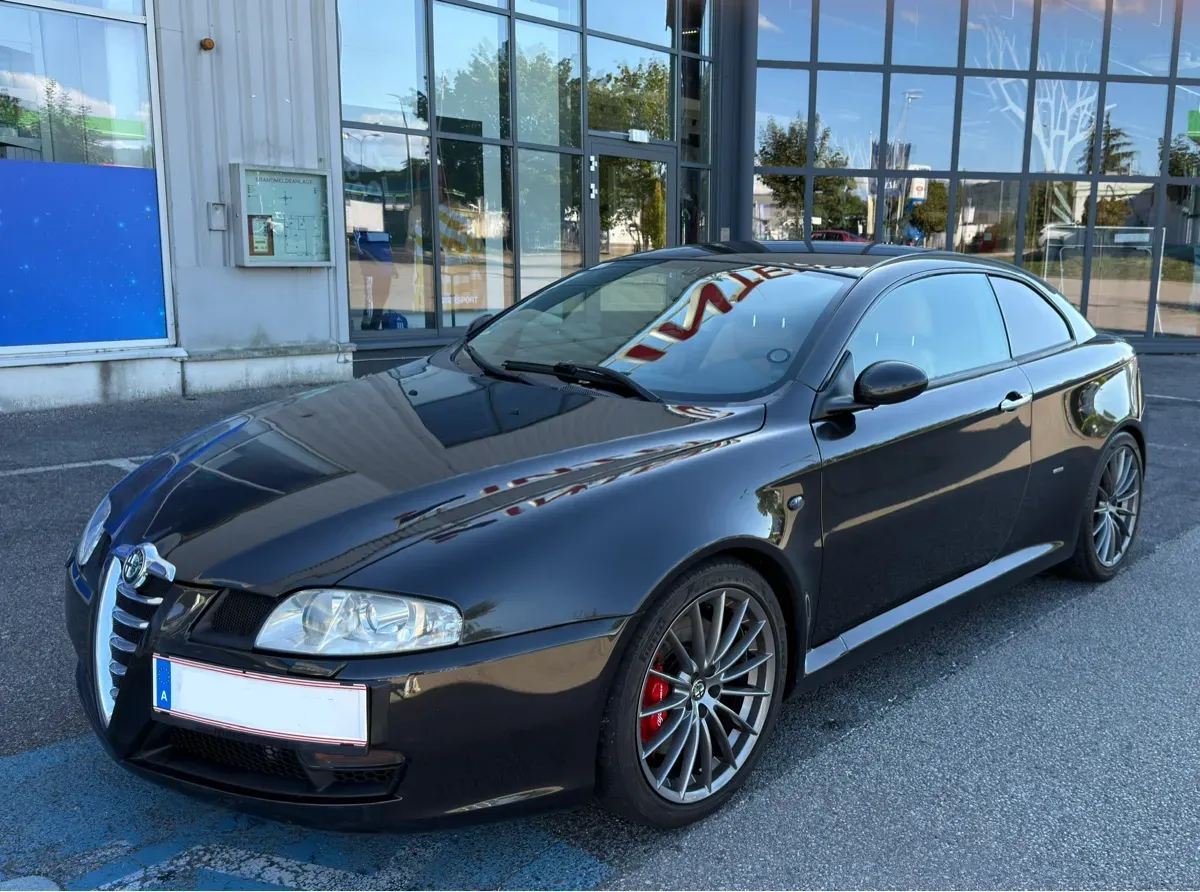 Alfa Romeo Gt 2004 photo 2