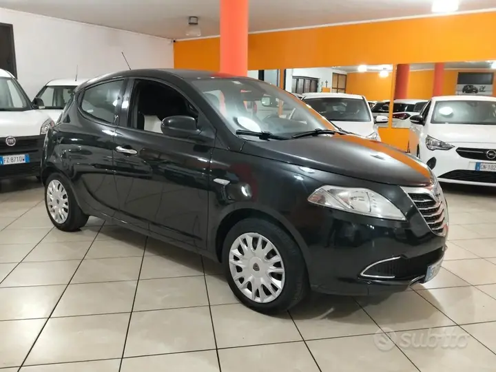Lancia Ypsilon 2013 photo 2