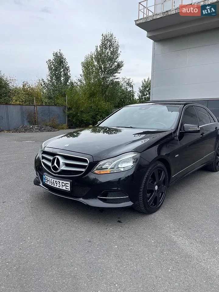 Mercedes-Benz E-Class 2010 photo 4