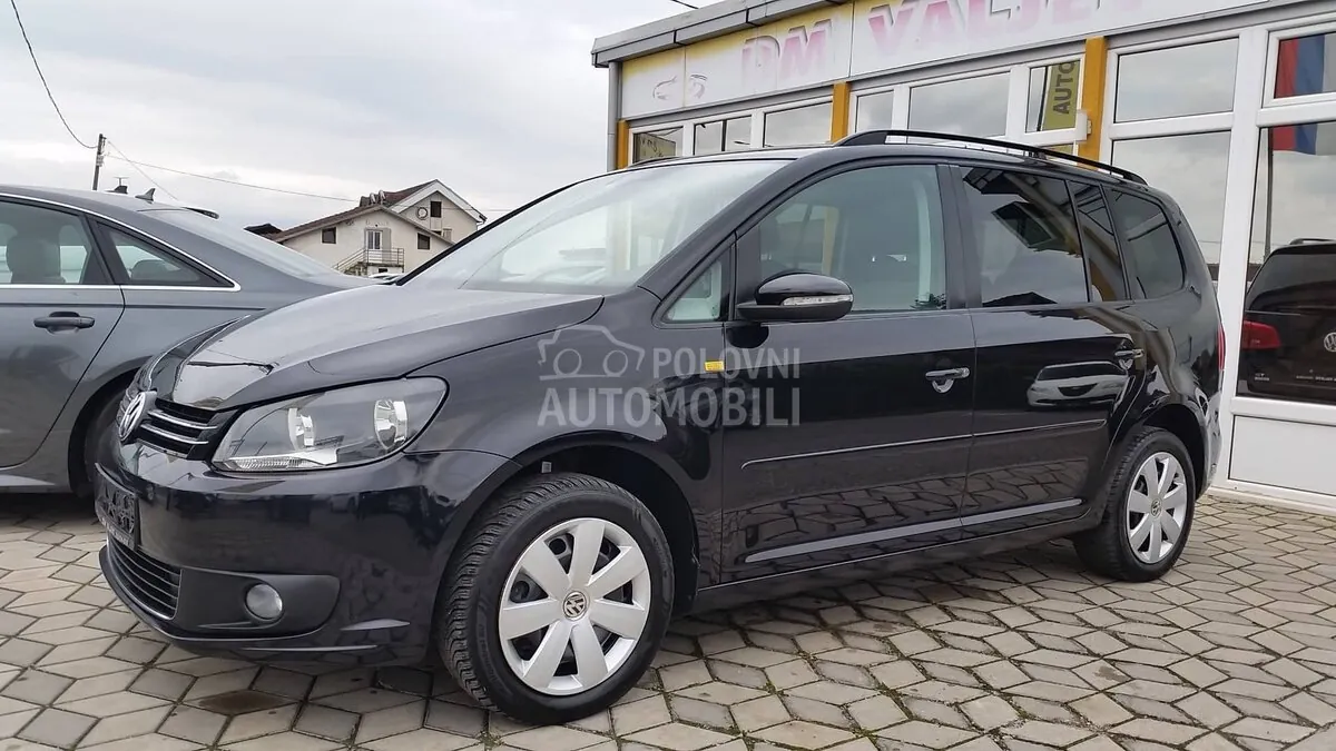 Volkswagen Touran 2013 photo 2