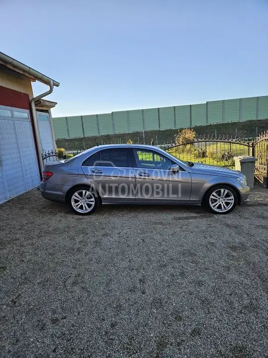 Mercedes-Benz C200 2009 photo 2