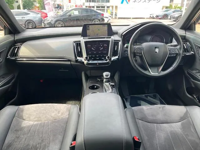 Toyota Crown Hybrid Rs 2018 photo 2