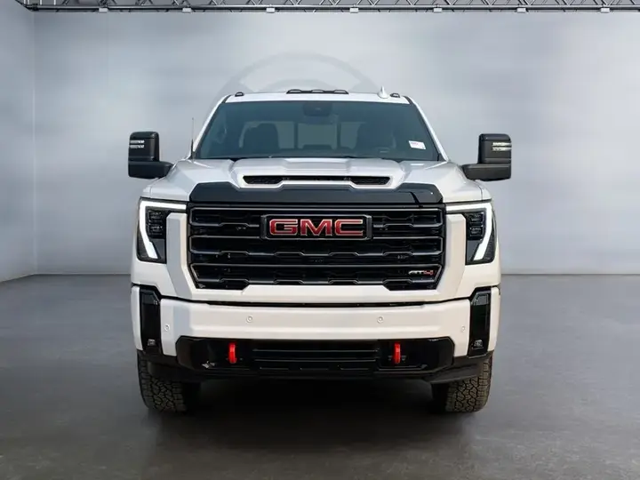 GMC Sierra 3500Hd 2026 photo 2