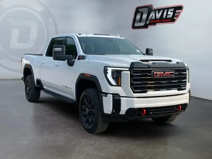 GMC Sierra 3500Hd 2026 photo 3