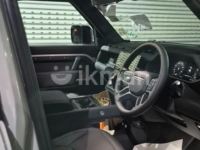 Land Rover Defender 2025 photo 3