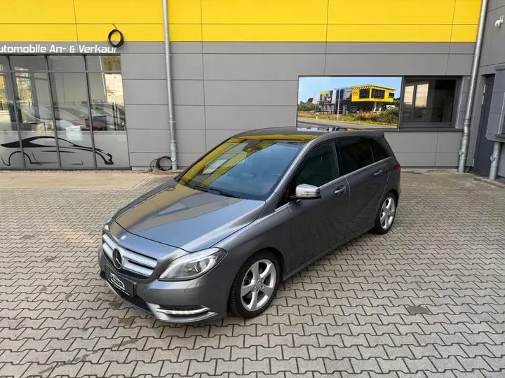 Mercedes-Benz B 200