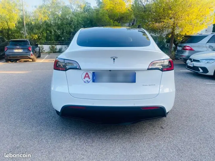 Tesla Model Y 2022 photo 4