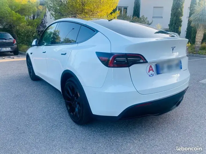 Tesla Model Y 2022 photo 3