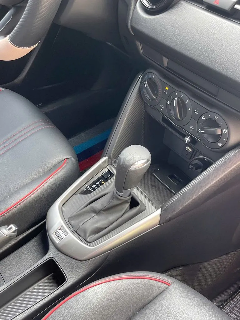 Mazda 2 2026 photo 4